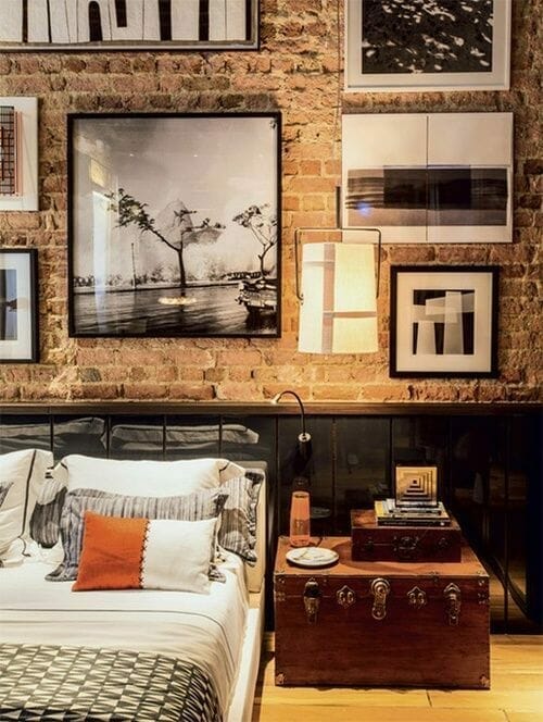stylowa sypialnia styl loftowy z ceglaną ścianą