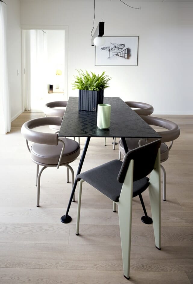 nowoczesny zestaw stol i krzesla